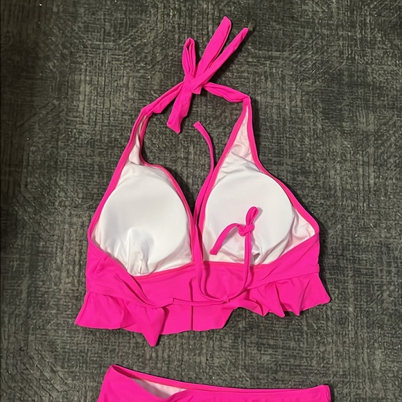 Vibrant Pink Ruffled Bikini Set - Picture 6 of 7